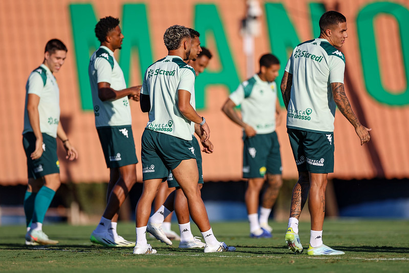 Cuiabá enfrenta o Amazonas e busca se reaproximar do G-4