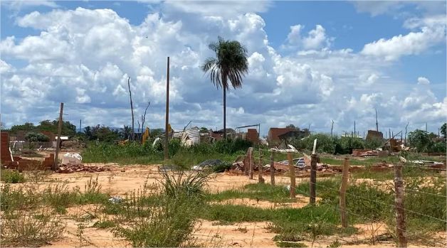 Mauro sanciona lei que autoriza uso da polícia para desocupar áreas invadidas sem ordem judicial