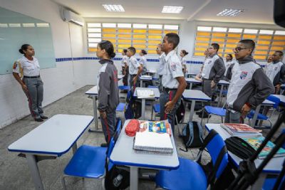 Mais de 15 mil jovens farão processo seletivo para estudar nas escolas estaduais militares