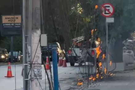 Fios da Oi internet pegam fogo e derrubam sistemas da Saúde; vídeo