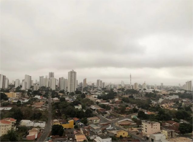 Frente fria provoca chuva e queda de temperatura em MT