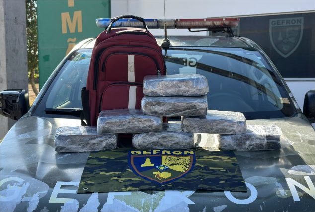 Gefron apreende estudante boliviano com droga em ônibus escolar em Cáceres