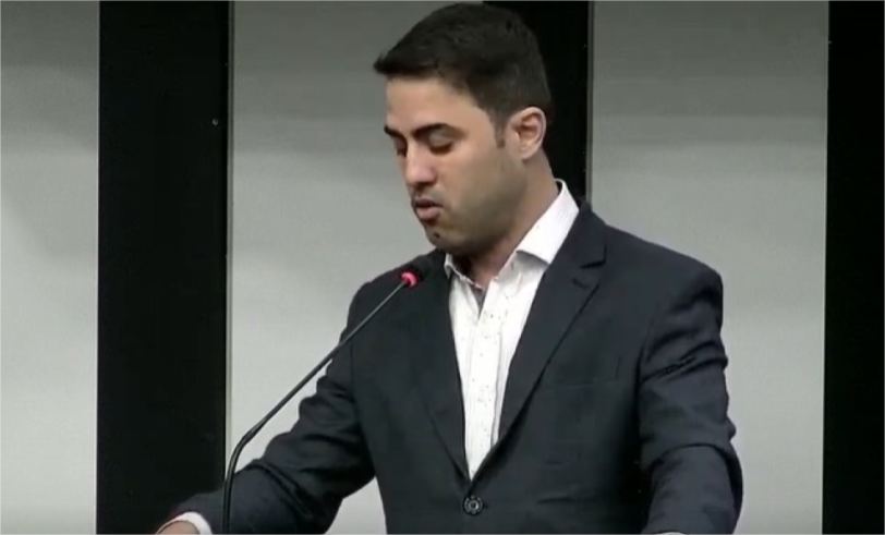 ‘Dinheiro não compra a paz’, desabafa secretário ao deixar a Comunicação da Câmara