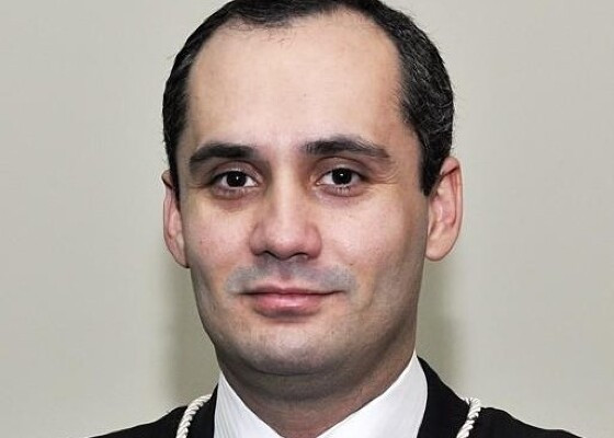 Juiz está em coma induzido após capotamento em cidade do interior