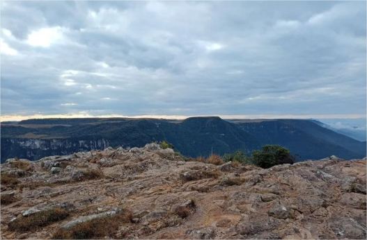 Menina de 11 anos cai em cânion no RS; resgate será por rapel