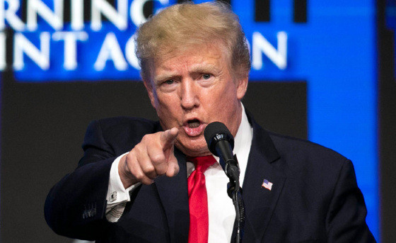 Trump discutiu asilo a Bolsonaro e proteção contra Interpol