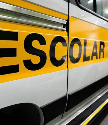 Motorista de van escolar é acusado de assédio e aliciamento de adolescentes em praças de Cuiabá