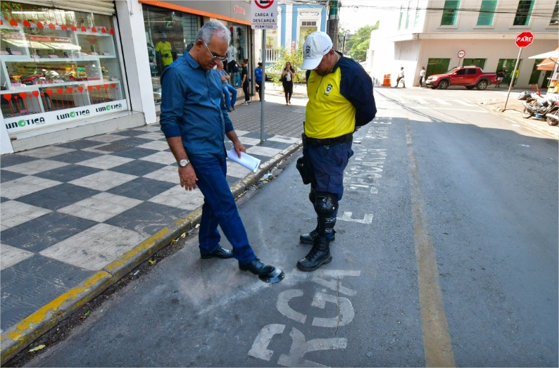 Decreto cria auditoria para analisar contrato do estacionamento rotativo em Cuiabá