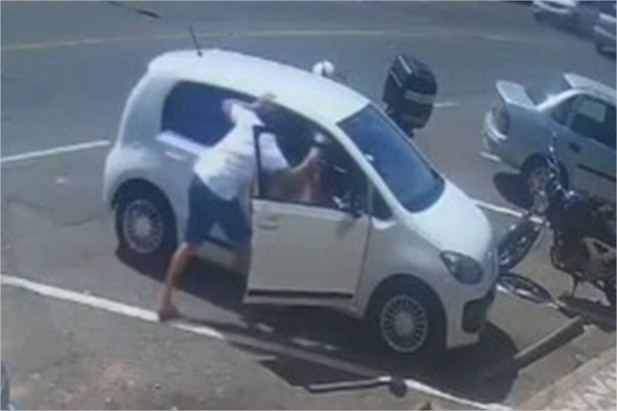 Câmera flagra pai dando socos e chutes no filho de 12 anos, no DF