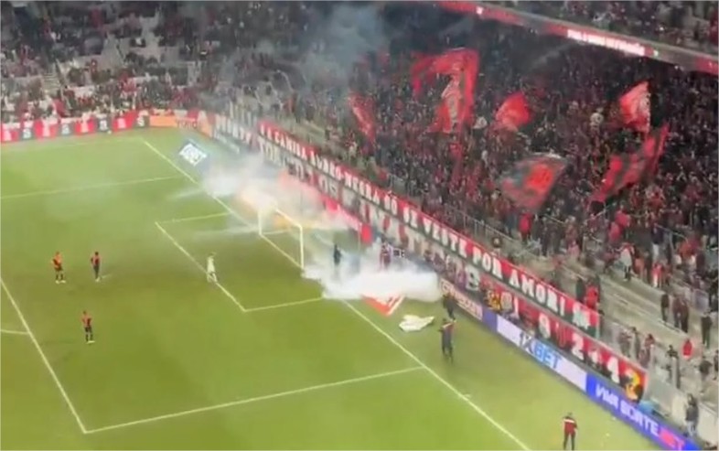 Cuiabá toma gol nos acréscimos e busca empate com o Athletico no último lance; torcida protesta