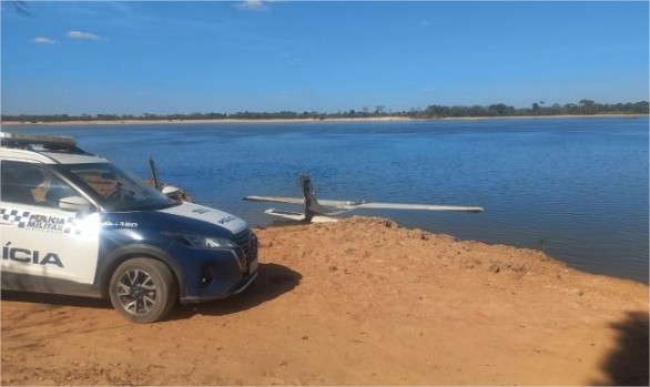 Avião de pequeno porte é encontrado boiando no rio Araguaia em cidade do nordeste de MT