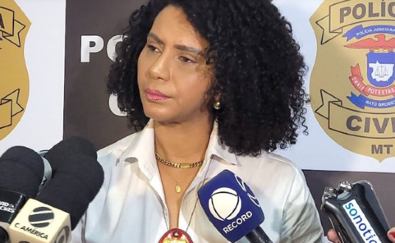 Pai de homem que matou namorada com 20 facadas alega que filho é esquizofrênico