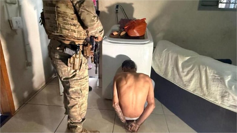 Bando que monitorava policiais e vendia drogas em ‘lojinha’ é preso em MT