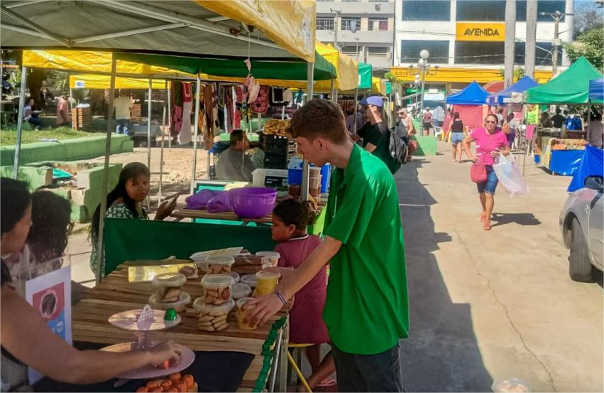 Cuiabá tem Feira da Agricultura com morango do amor e artesanatos