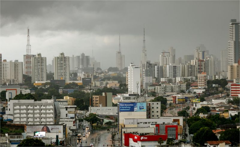 Cuiabá e VG registram chuvas fortes e Defesa Civil mantém alerta de risco até esta segunda