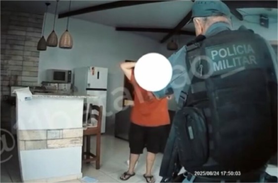 Vídeo mostra prisão de marido logo após matar esposa com 20 facadas em Sinop