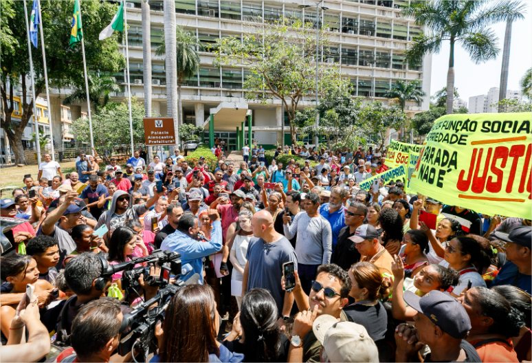 Prefeito se reúne com manifestantes do Contorno Leste e detalha assistência às famílias