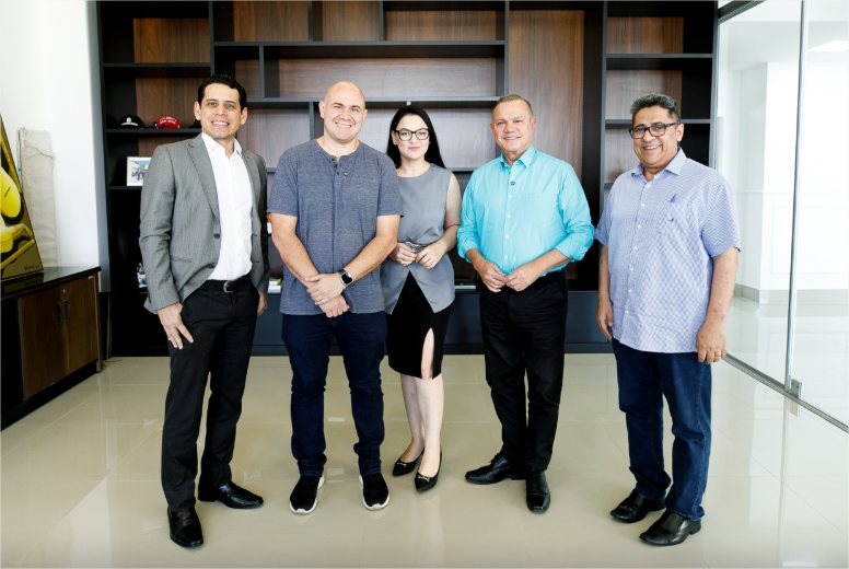 Prefeito, primeira-dama e senador debatem emenda para Casa do Autista