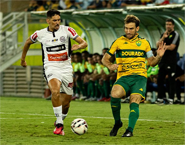 Cuiabá vence Athletic de virada, cola no G-4 e volta à briga pelo acesso; veja gols