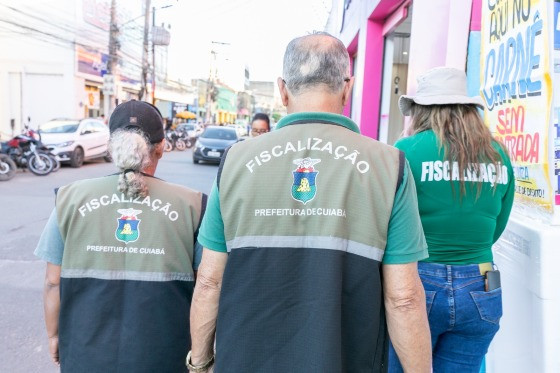 Fiscalização apreende mercadorias de vendedores flagrados nas calçadas