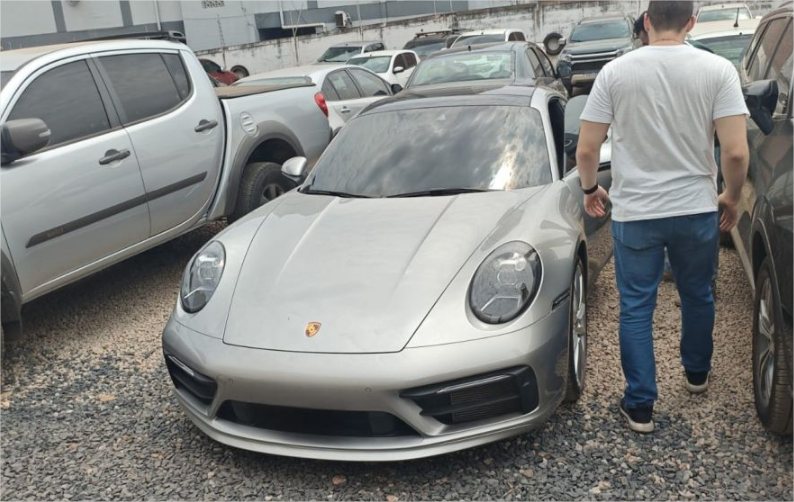 PF caça empresário foragido e sequestra Porsche em Cuiabá