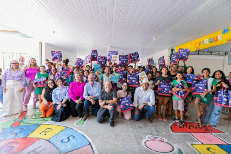 Prefeito e primeira-dama lançam projeto de incentivo à leitura nas escolas de Cuiabá