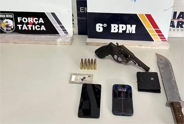 Dois integrantes de facção são presos após fugirem da polícia de carro em MT