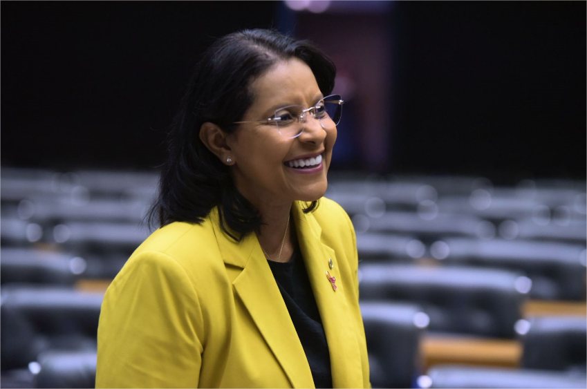 Gisela aponta vitória em queda de braço com empresas aéreas com a volta da gratuidade da bagagem de mão em voos