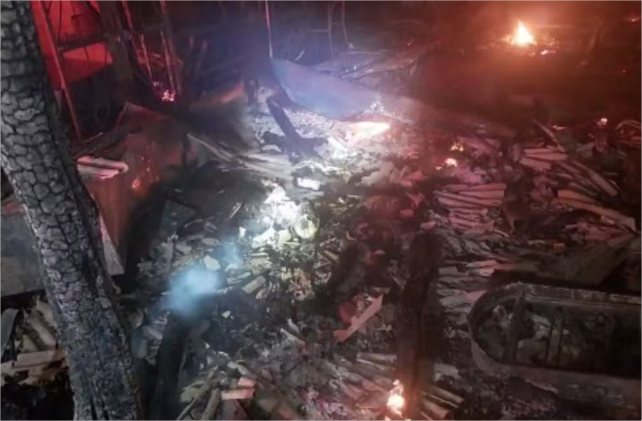 Homem é encontrado morto em escombros após incêndio destruir casa de acampamento em MT