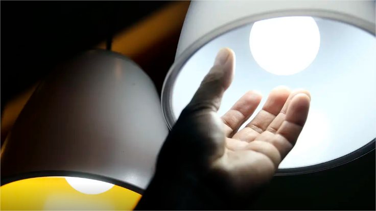 Governo sanciona gratuidade em conta de luz para famílias de baixa renda