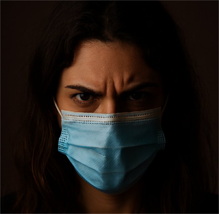 Mulher que agrediu e tentou transmitir covid a policiais é condenada a 1 ano e 6 meses