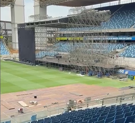 A três dias do show, palco para apresentação do Guns está 60% concluído; vídeo