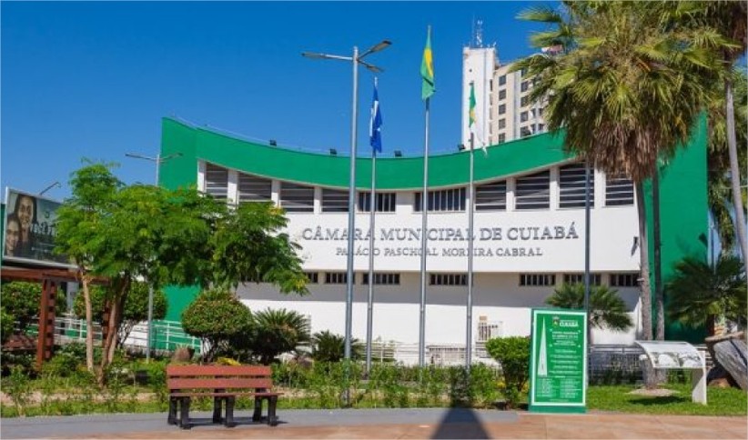 Câmara aprova auxílio inédito no país que garante renda integral a servidoras na licença-maternidade