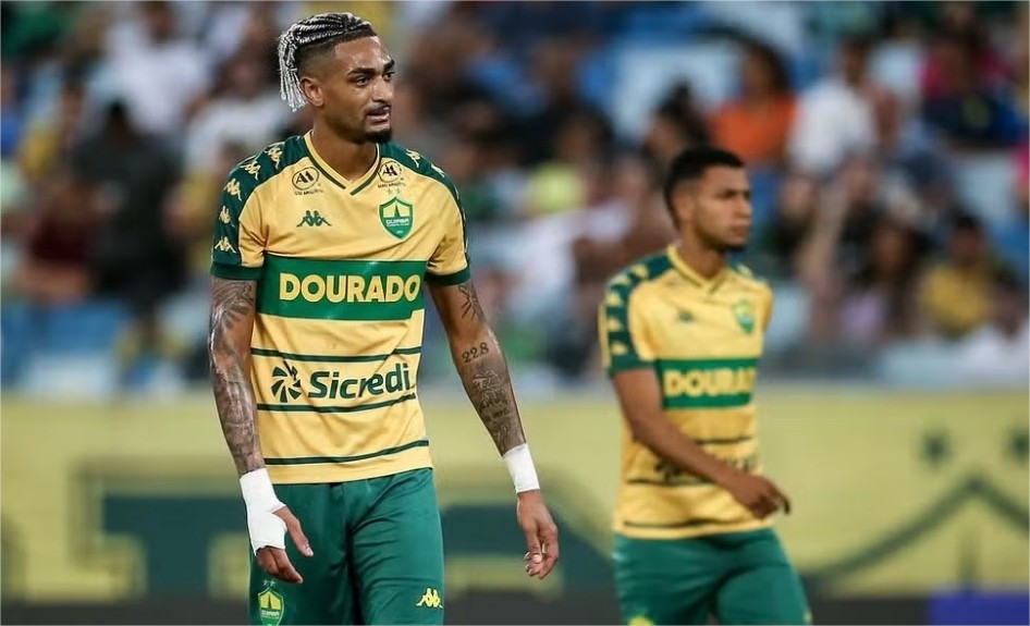 Sport dispensa Derik Lacerda por indisciplina e atacante será devolvido ao Cuiabá