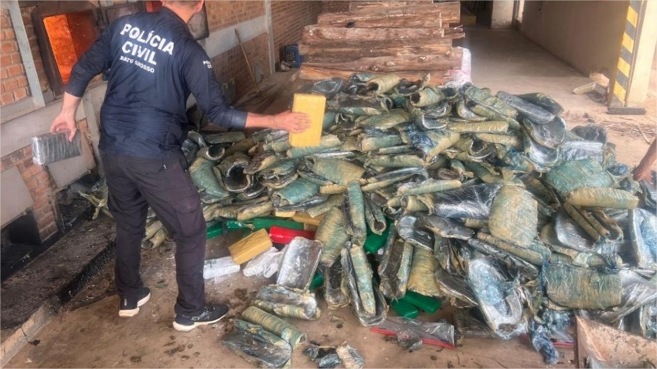 Polícia Civil incinera 2,3 toneladas de entorpecentes; vídeo