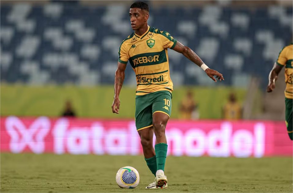 Max, do Cuiabá, é vitima de racismo após derrota contra o Goiás