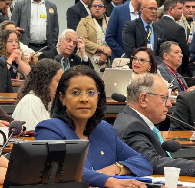 ‘Um país que precisa enterrar suas filhas por assassinato não pode dormir em paz’