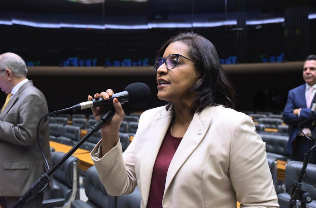 Pesquisa aponta deputada Gisela entre as quatro mulheres que lideram pesquisa à Câmara Federal