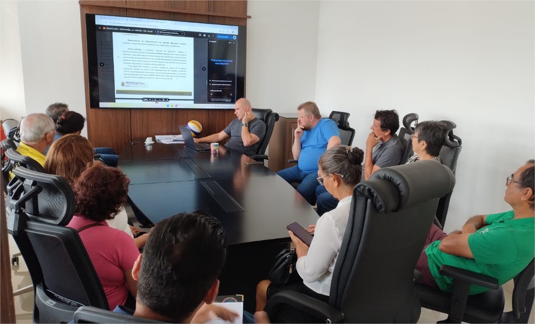 Prefeito ouve permissionários e reforça intenção de romper contrato do novo mercado