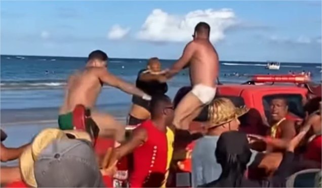 Prefeito de Ipojuca proíbe consumação mínima em praias após agressão a turistas de M