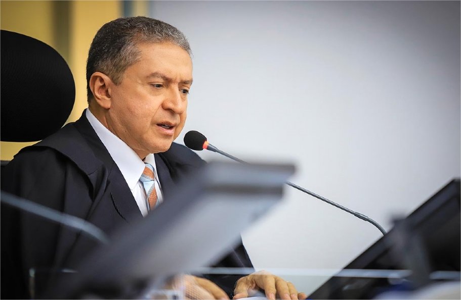 Valter Albano se aposenta e TCE e vai escolher novo conselheiro; veja quem deve assumir