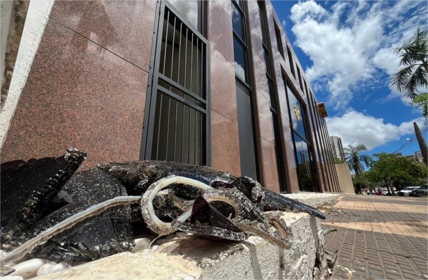 Dupla invade banco na Avenida do CPA e é presa em flagrante pela PM