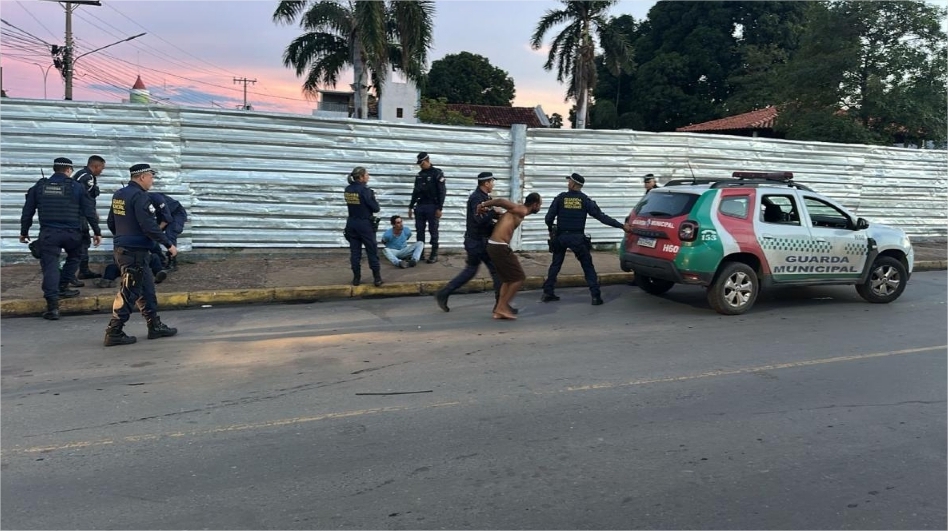 Quatro homens são presos em flagrante trocando socos em avenida de VG