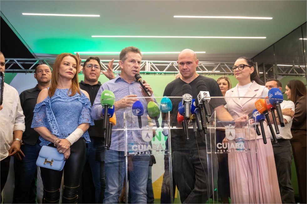 Ao lado do governador, prefeito inaugura centro médico pediátrico ‘futurista’ em Cuiabá; fotos