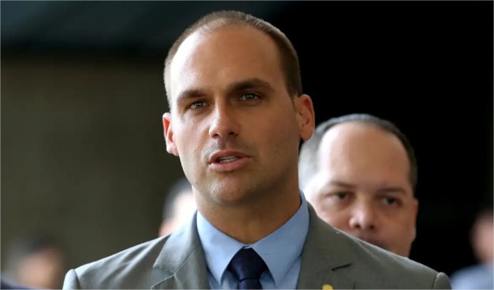 Câmara cassa mandatos de Eduardo Bolsonaro e Ramagem