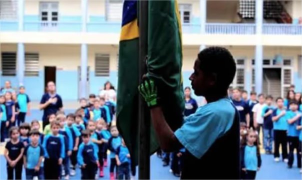 Execução do hino nacional nas escolas de Cuiabá passa a ser obrigatória