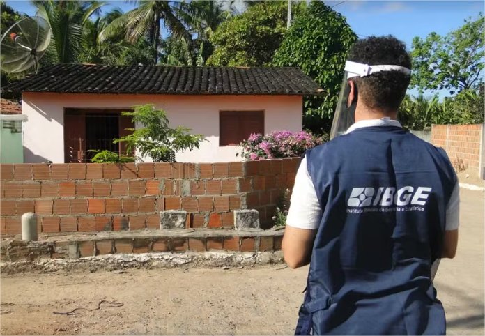 Concurso do IBGE com 9 mil vagas encerra inscrições nesta quarta; saiba como se inscrever