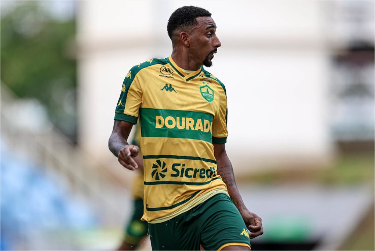 Cuiabá vende lateral Mateusinho para o Vitória; jogador foi destaque na Série B