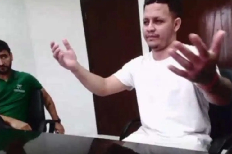 Vídeo: Preso exibe algemas soltas e relata proposta para atacar promotor em MT