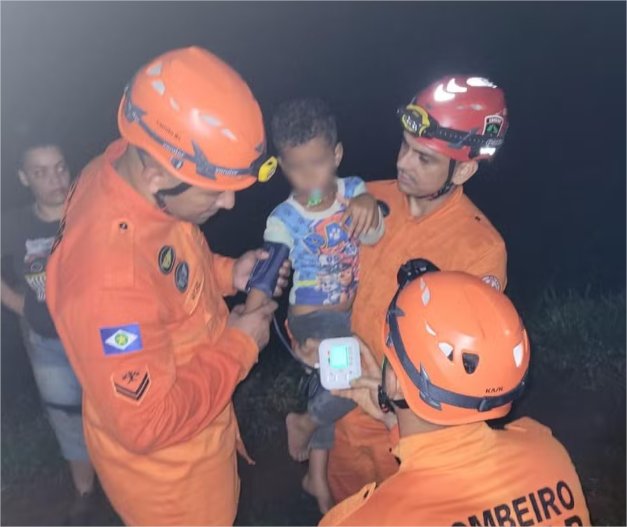 Menino de 4 anos desaparecido é encontrado após espalhar palitos de pirulito na floresta em MT